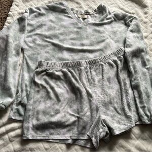 BearPaw Green and White Pajama Set Relaxed Fit